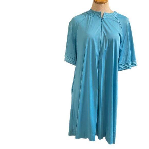 Vanity Fair Blue VTG Nylon Antron Nightgown Housecoat Size Small - Picture 1 of 7